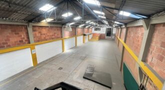 ¡Impulsa tu empresa con esta gran bodega en arriendo!
