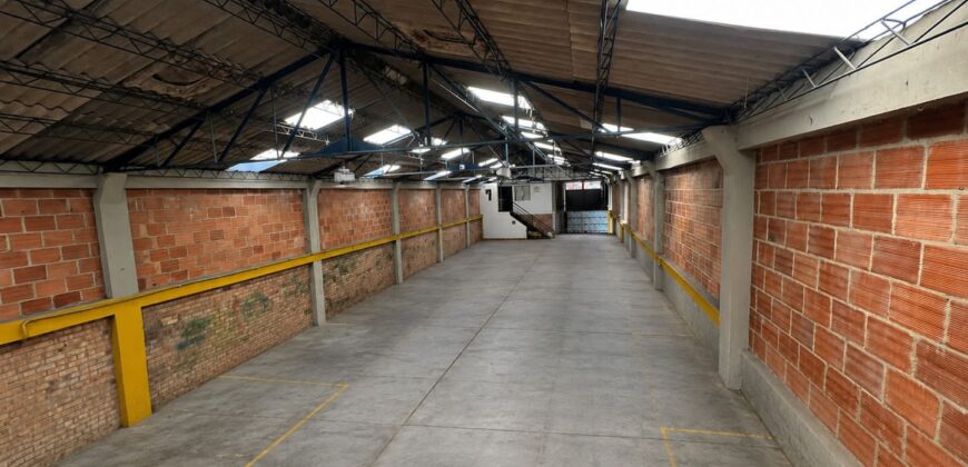 ¡Impulsa tu empresa con esta gran bodega en arriendo!